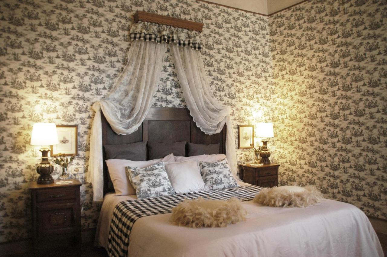 Suite Romantica Con Giardino In Dimora Storica - Camera E Appartamento - B&B Palazzo Robicci Castiglion Fiorentino Zewnętrze zdjęcie